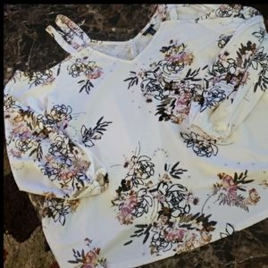 Torrid white floral cold shoulder top 2x
